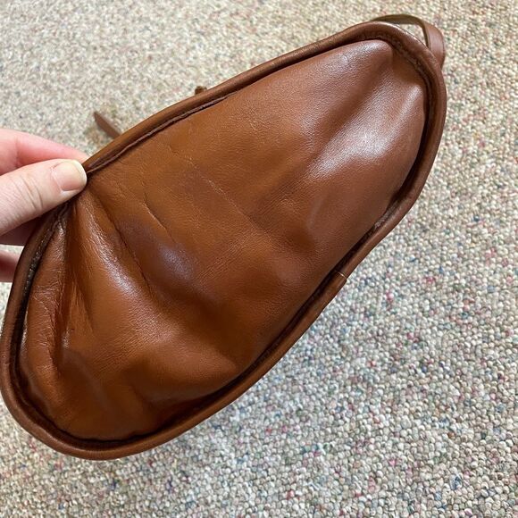 Coach Tan Leather Shoulder Bag - Picture 4 of 14